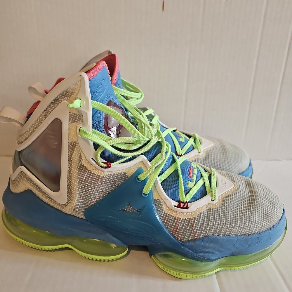 Nike LeBron 19 Tropical Dutch Blue Men’s Size 1 Basketball Shoes